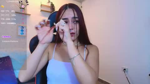 violeth_rosse_ online show from February 26, 1:15 am