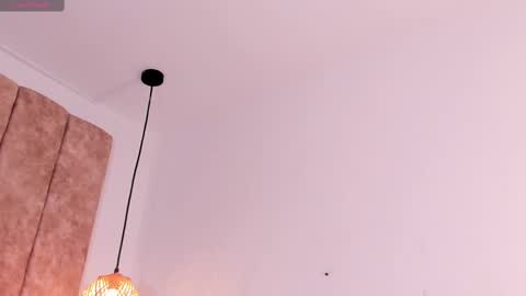 violeth online show from March 8, 9:51 pm