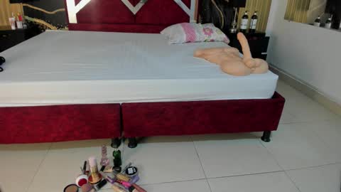 Violet Rose online show from December 17, 8:48 pm