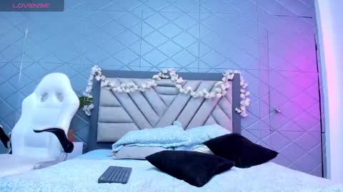 Violet Rousse online show from February 9, 7:52 pm