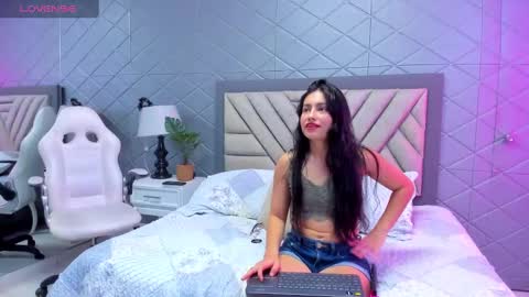 Violet Rousse online show from February 20, 1:40 pm