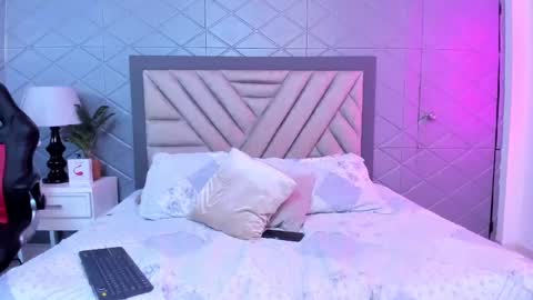 Violet Rousse online show from February 25, 12:45 pm