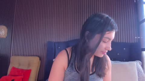 Snapshot of violetrousse chatting on April 2, 4:04 pm Violet Rousse online show from April 2, 4:04 pm