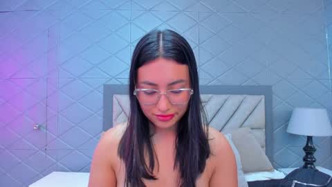 Snapshot of violetrousse chatting on April 10, 3:50 pm Violet Rousse online show from April 10, 3:50 pm