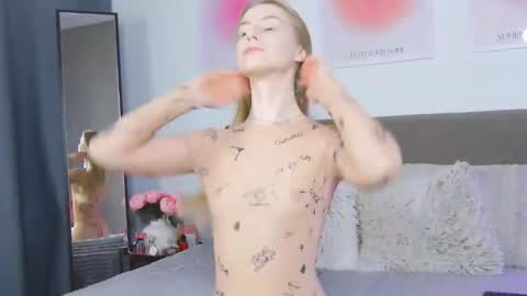 VioletSwone online show from November 21, 6:34 am