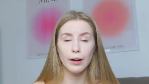 VioletSwone online show from February 6, 5:34 am