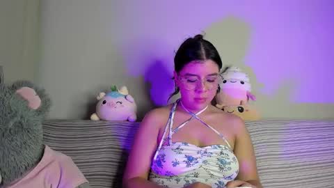 Snapshot of violett2006 chatting on February 20, 5:04 am violeta online show from February 20, 5:04 am