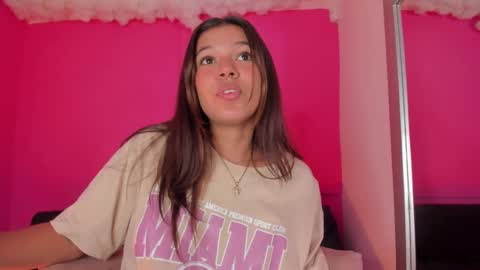 violett_24_ online show from March 7, 6:33 pm