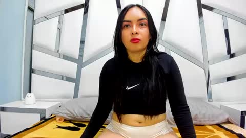 Snapshot of violett_bliss chatting on July 2, 2:55 am violett_bliss online show from July 2, 2:55 am