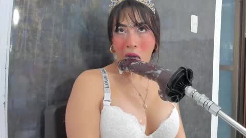 Snapshot of violett_collins_ chatting on September 25, 12:47 am Violett online show from September 25, 12:47 am
