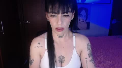 violett  Independent model online show from November 24, 2:11 am