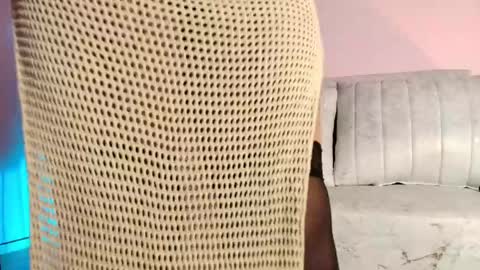 Snapshot of violett_lii chatting on June 2, 8:33 pm violett_lii online show from June 2, 8:33 pm