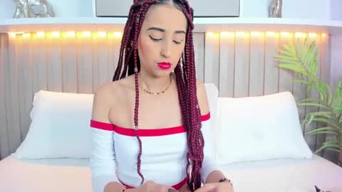 Snapshot of violett_rabbit_ chatting on September 29, 8:02 pm Violett online show from September 29, 8:02 pm