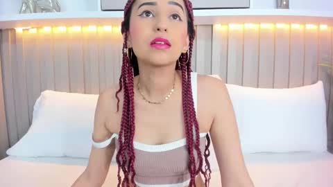 Snapshot of violett_rabbit_ chatting on October 1, 7:53 pm Violett online show from October 1, 7:53 pm