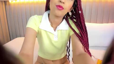 Snapshot of violett_rabbit_ chatting on October 16, 8:43 pm Violett online show from October 16, 8:43 pm