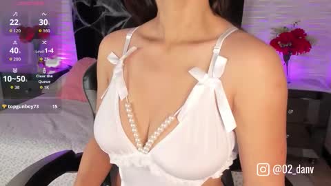 Snapshot of violetta_danvers chatting on October 21, 11:33 am Violetta  online show from October 21, 11:33 am