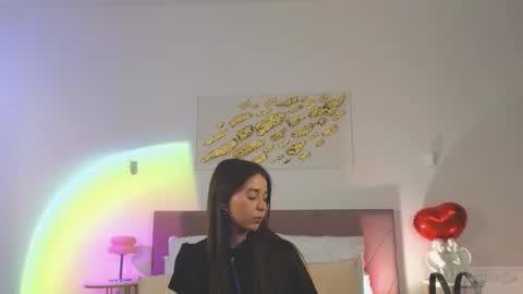 Snapshot of violetta_finch chatting on February 25, 8:57 am violetta_finch online show from February 25, 8:57 am