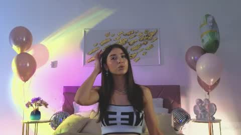 Snapshot of violetta_finch chatting on June 15, 10:50 am violetta_finch online show from June 15, 10:50 am