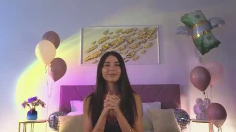 Snapshot of violetta_finch chatting on June 21, 10:40 am violetta_finch online show from June 21, 10:40 am