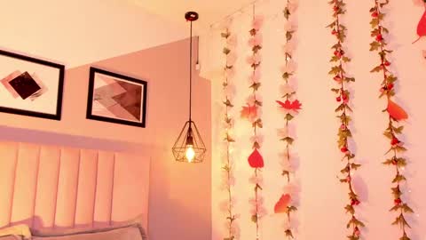 Violetta nur online show from December 7, 11:40 am