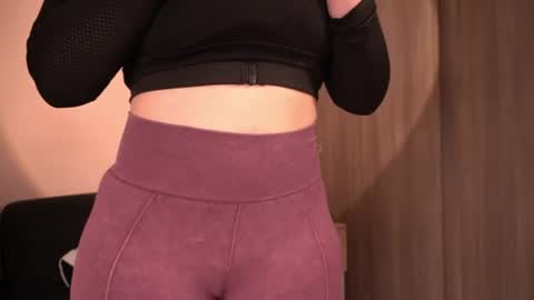 Snapshot of violetta_swift_ chatting on August 4, 2:26 am violetta independent model online show from August 4, 2:26 am