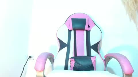 Snapshot of violetta_tss chatting on February 10, 11:13 pm Princess Violet Valerious Follow me IGX violetvalerious online show from February 10, 11:13 pm