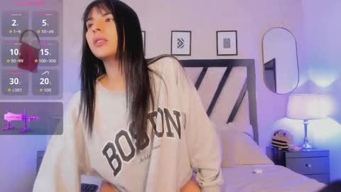 Snapshot of violettaa_stone chatting on April 18, 3:43 am Violettaa online show from April 18, 3:43 am