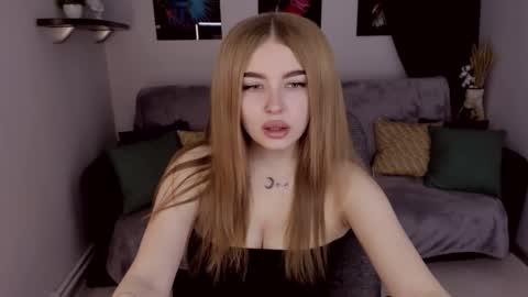 ViolettaOtis online show from January 8, 11:32 am