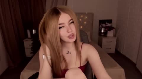 ViolettaOtis online show from January 17, 2:28 pm