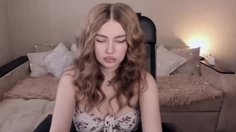 ViolettaOtis online show from February 10, 11:25 am