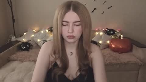 ViolettaOtis online show from October 27, 9:57 am