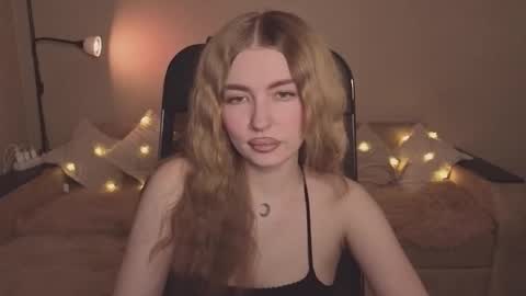 ViolettaOtis online show from February 15, 4:36 pm