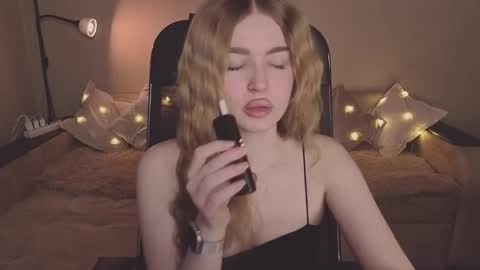 ViolettaOtis online show from February 18, 3:30 pm