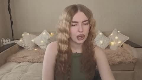 ViolettaOtis online show from February 27, 11:32 am