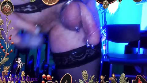Snapshot of violetteminx chatting on December 6, 12:45 am Violette online show from December 6, 12:45 am