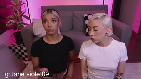 Snapshot of violettgrey_ chatting on September 16, 2:01 am Violet online show from September 16, 2:01 am