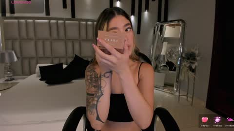 Violett  online show from March 27, 11:21 am