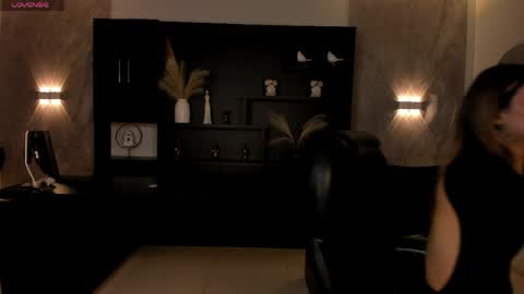 Violett  online show from March 29, 5:24 pm