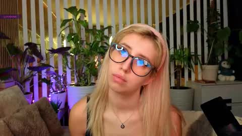 Violetta online show from November 30, 10:30 am