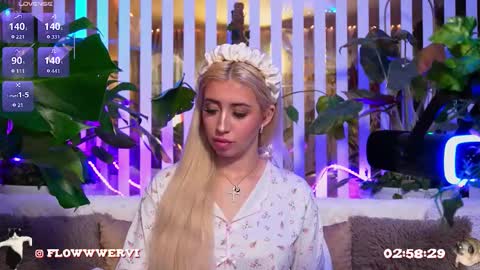 Snapshot of violetttttacb chatting on February 19, 9:11 pm Violetta online show from February 19, 9:11 pm