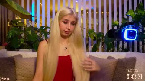 Snapshot of violetttttacb chatting on February 27, 7:03 pm Violetta online show from February 27, 7:03 pm