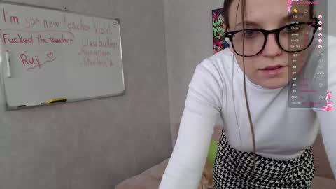Snapshot of violetwin chatting on September 28, 7:03 am Violet online show from September 28, 7:03 am