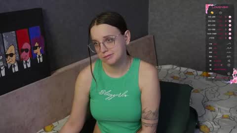 Violet online show from April 7, 3:07 am