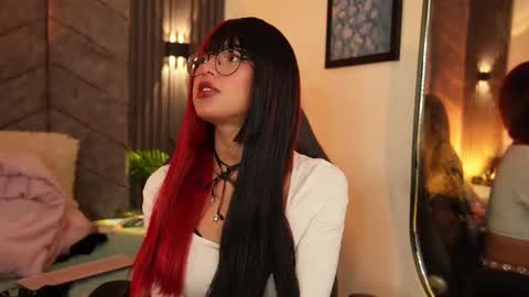 viollettebylyly online show from September 25, 11:47 am