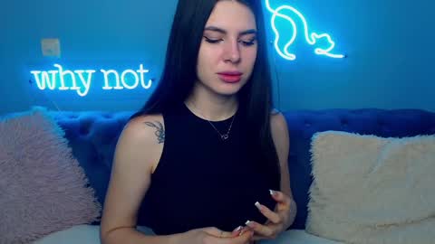 viollinalv online show from February 1, 5:39 am