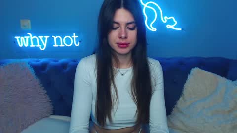 viollinalv online show from February 15, 8:44 am