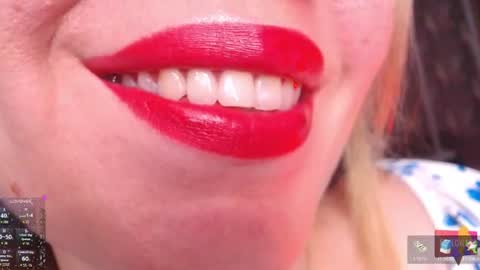 Snapshot of vip_sweetness chatting on June 10, 5:18 am vip sweetness online show from June 10, 5:18 am