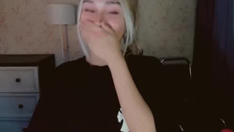 Pearl online show from March 18, 3:04 pm