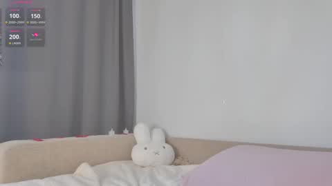  Lily  online show from February 5, 10:31 am