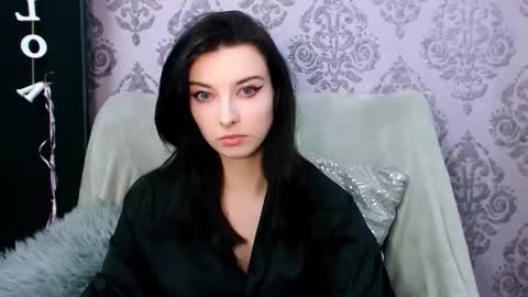 VirginLuna online show from November 23, 8:30 pm